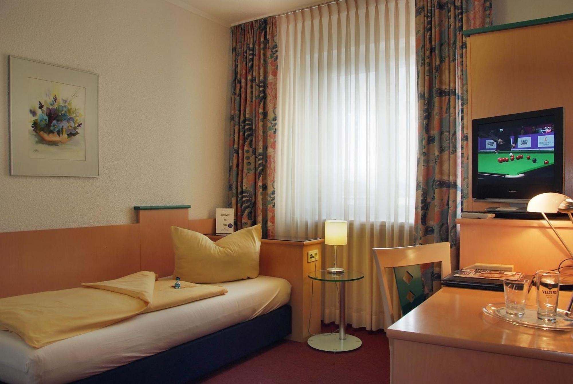 Hotel Monopol Gelsenkirchen Bagian luar foto