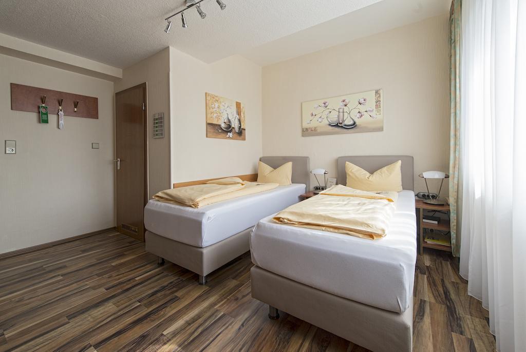 Hotel Monopol Gelsenkirchen Bagian luar foto
