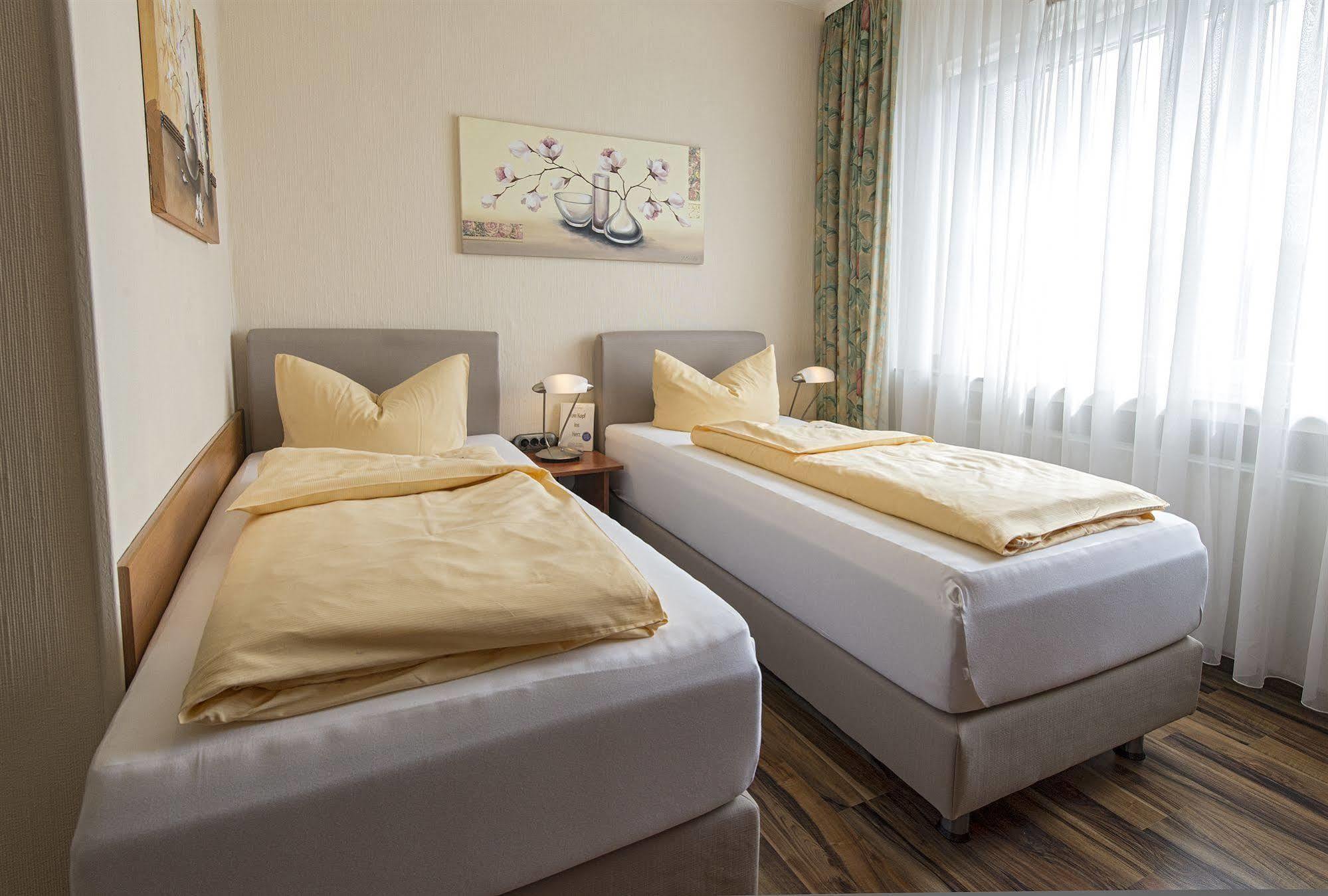 Hotel Monopol Gelsenkirchen Bagian luar foto