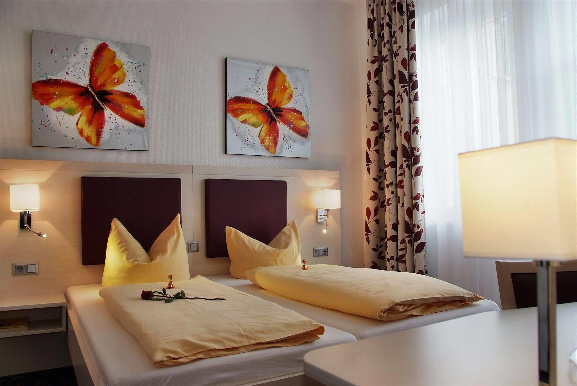 Hotel Monopol Gelsenkirchen Bagian luar foto