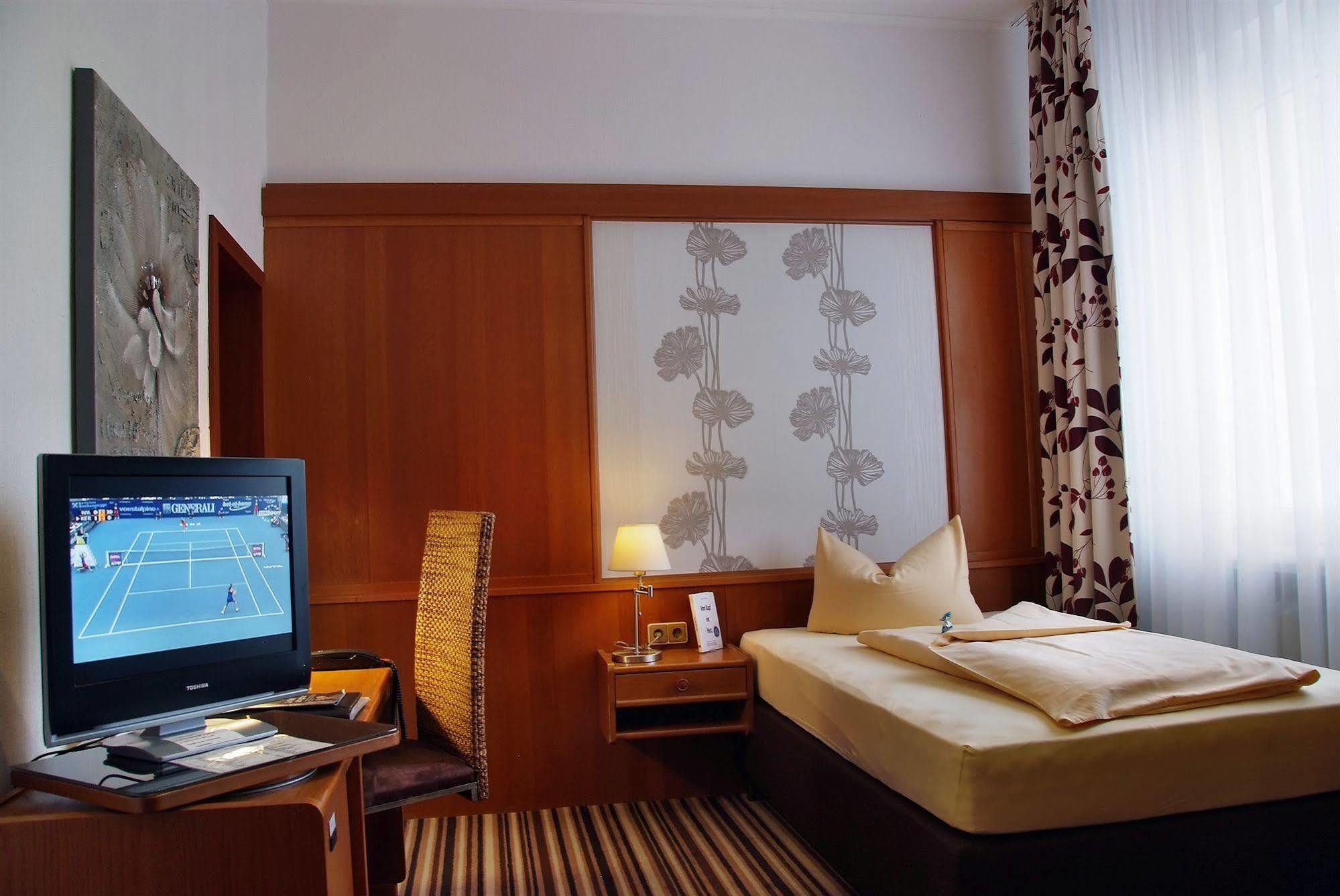 Hotel Monopol Gelsenkirchen Bagian luar foto