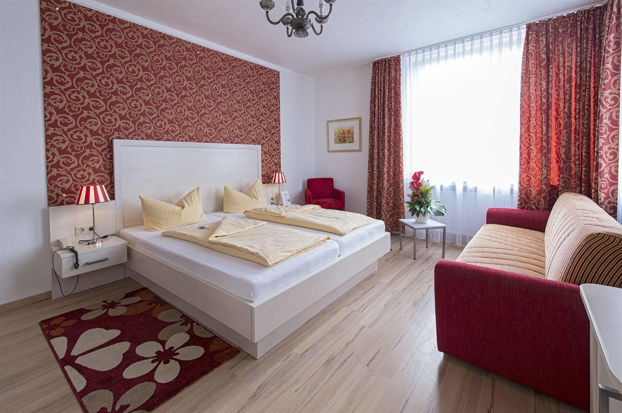 Hotel Monopol Gelsenkirchen Bagian luar foto